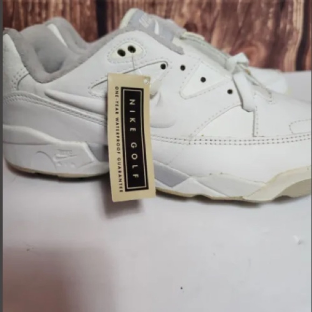 VTG Nike Women’s Golf Shoe White Leather Athletic Sport Cleats size 7.5